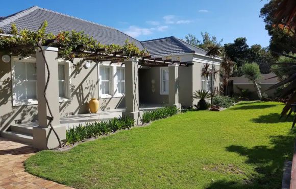 Eastcliff Holiday Haven close to Hermanus Central